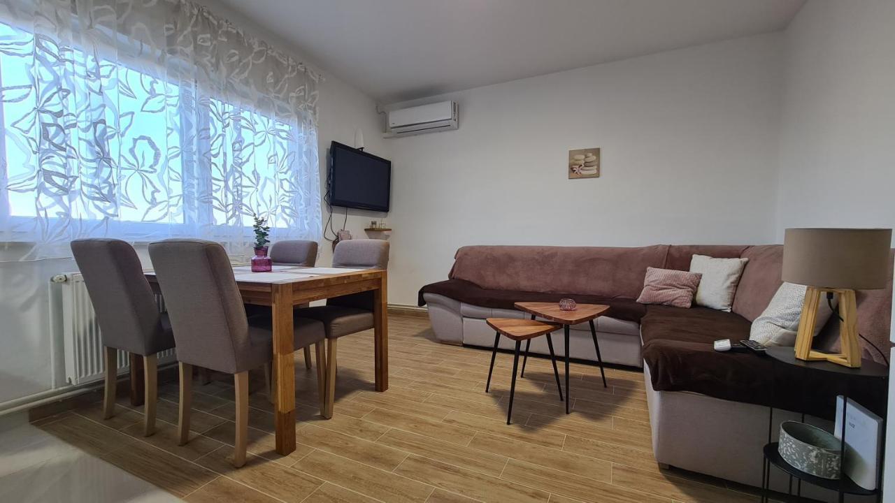Apartment Una ビェロヴァル エクステリア 写真